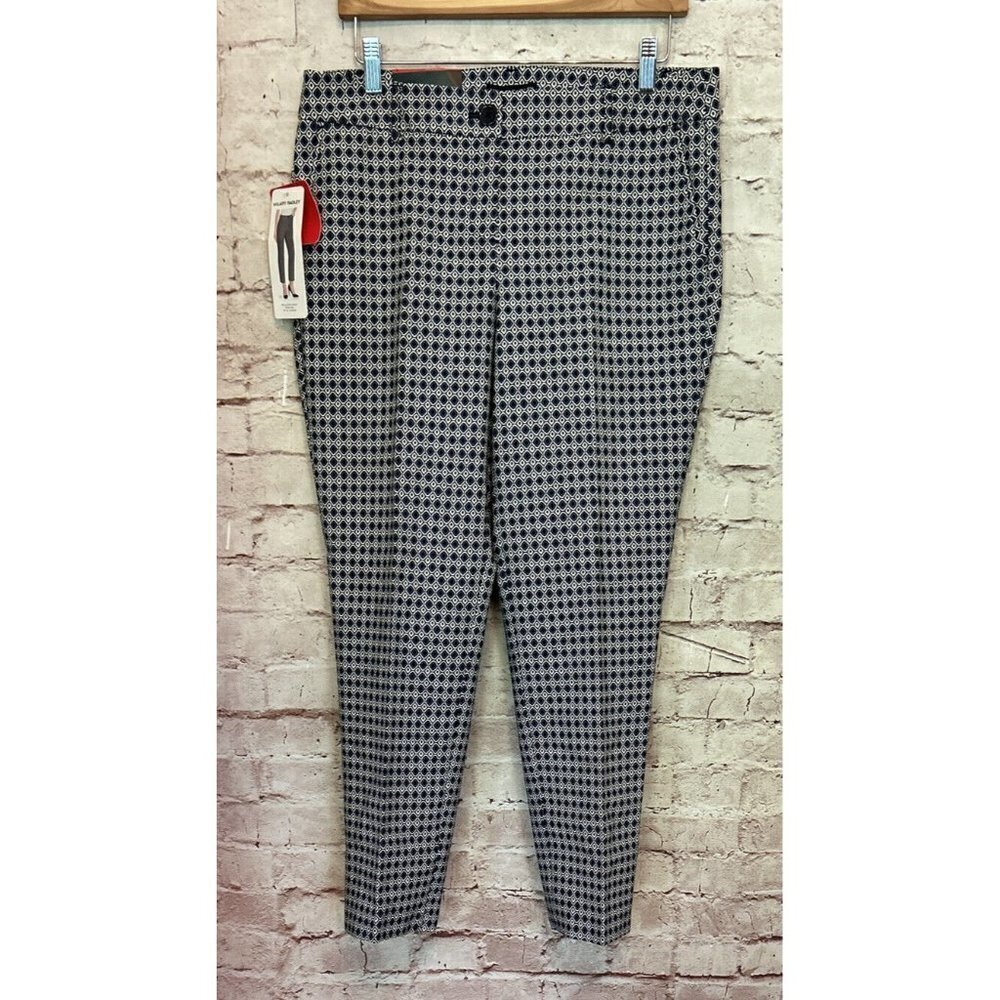 Hilary Radley Slim Leg Ankle Pant Sits at Waist Size 8 Blue White Medallion NEW
